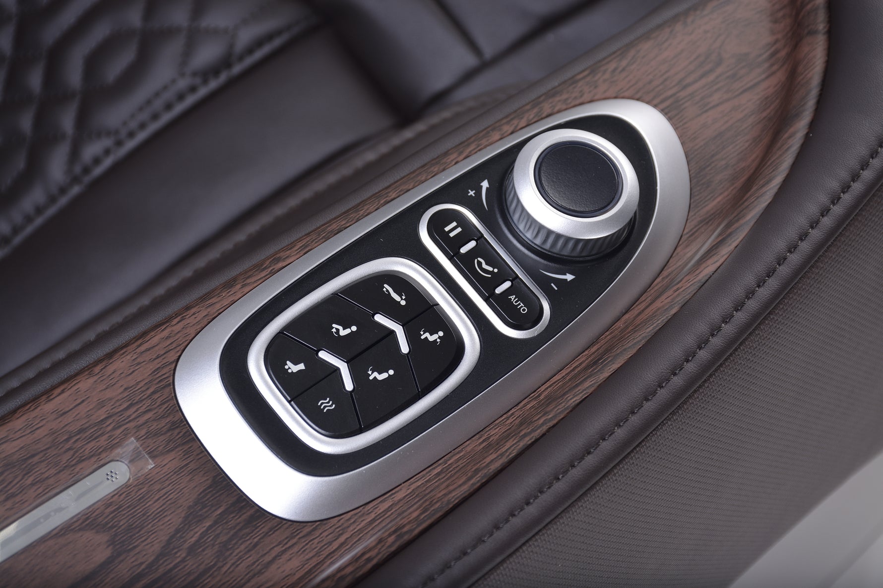 Osaki 4D Manhattan Duo Massage Chair detail image 11