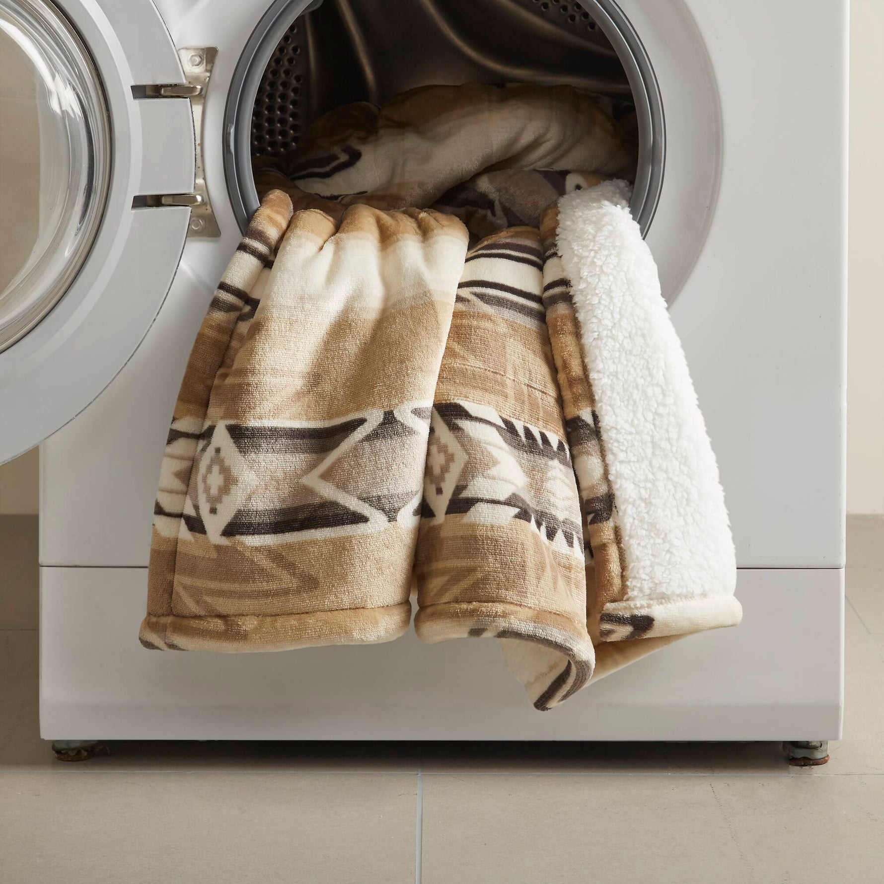 50" x 60" Soft Heated Throw detail image 89