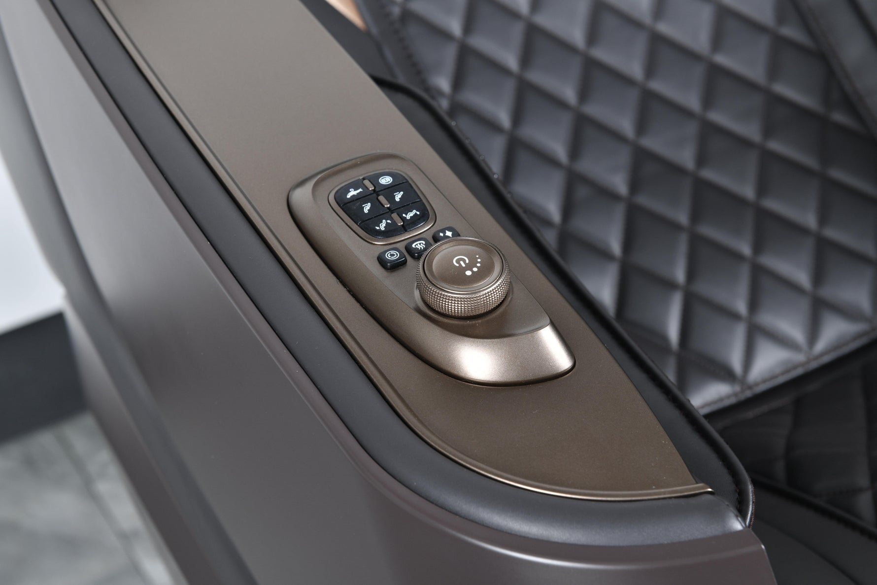 Titan Tp-Epic 4D Massage Chair detail image 13