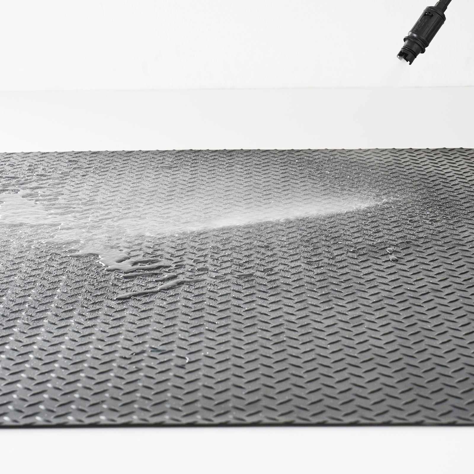 Diamond-Plate Rubber Flooring Roll, 3 mm x 4 ft x 15 ft Garage Floor Mat for workshop, garage, storage, or utility use
